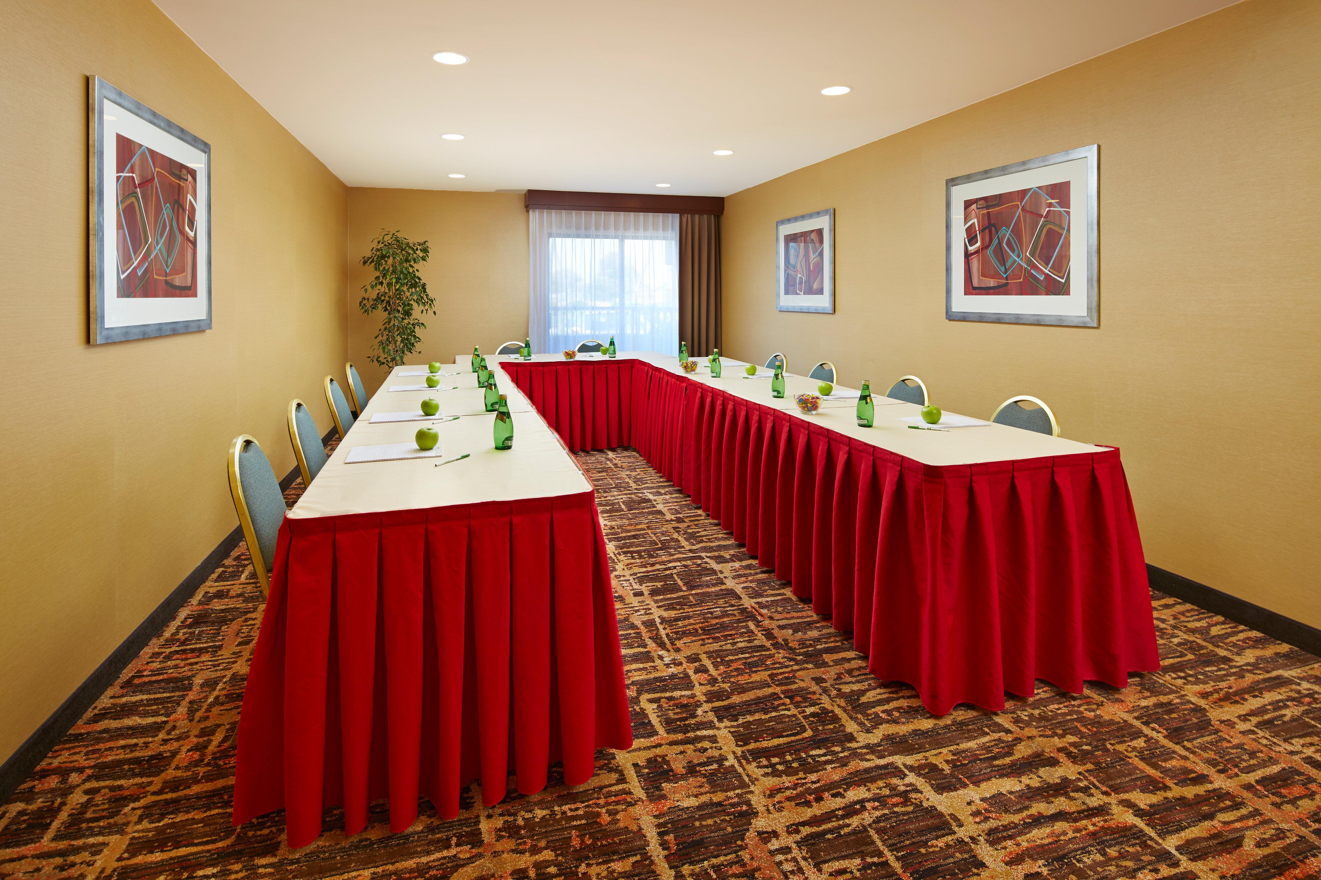 Holiday Inn & Suites Santa Maria By Ihg Exterior photo