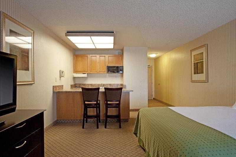 Holiday Inn & Suites Santa Maria, An Ihg Hotel Room photo